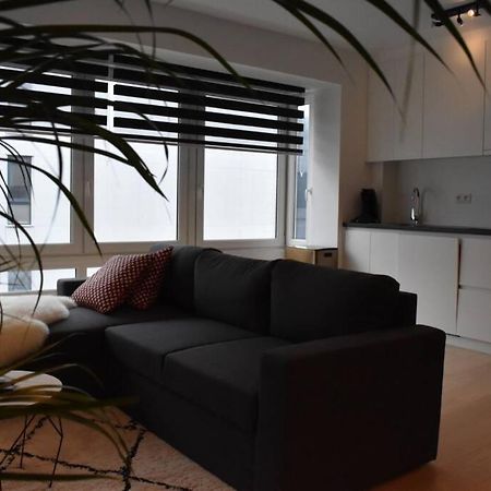 Vernieuwd Appartement Op 200M Van De Zee Ostenda Esterno foto