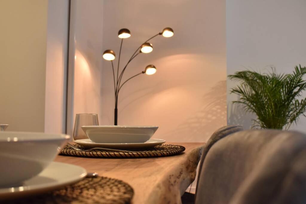 Vernieuwd Appartement Op 200M Van De Zee Ostenda Esterno foto