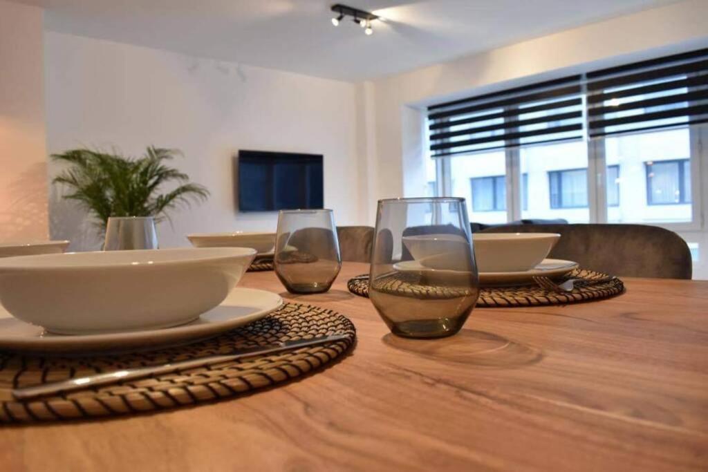 Vernieuwd Appartement Op 200M Van De Zee Ostenda Esterno foto