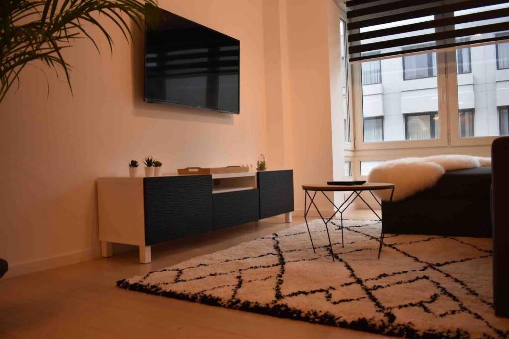 Vernieuwd Appartement Op 200M Van De Zee Ostenda Esterno foto