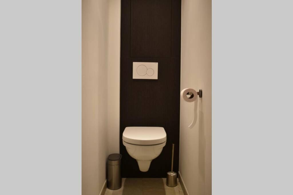 Vernieuwd Appartement Op 200M Van De Zee Ostenda Esterno foto
